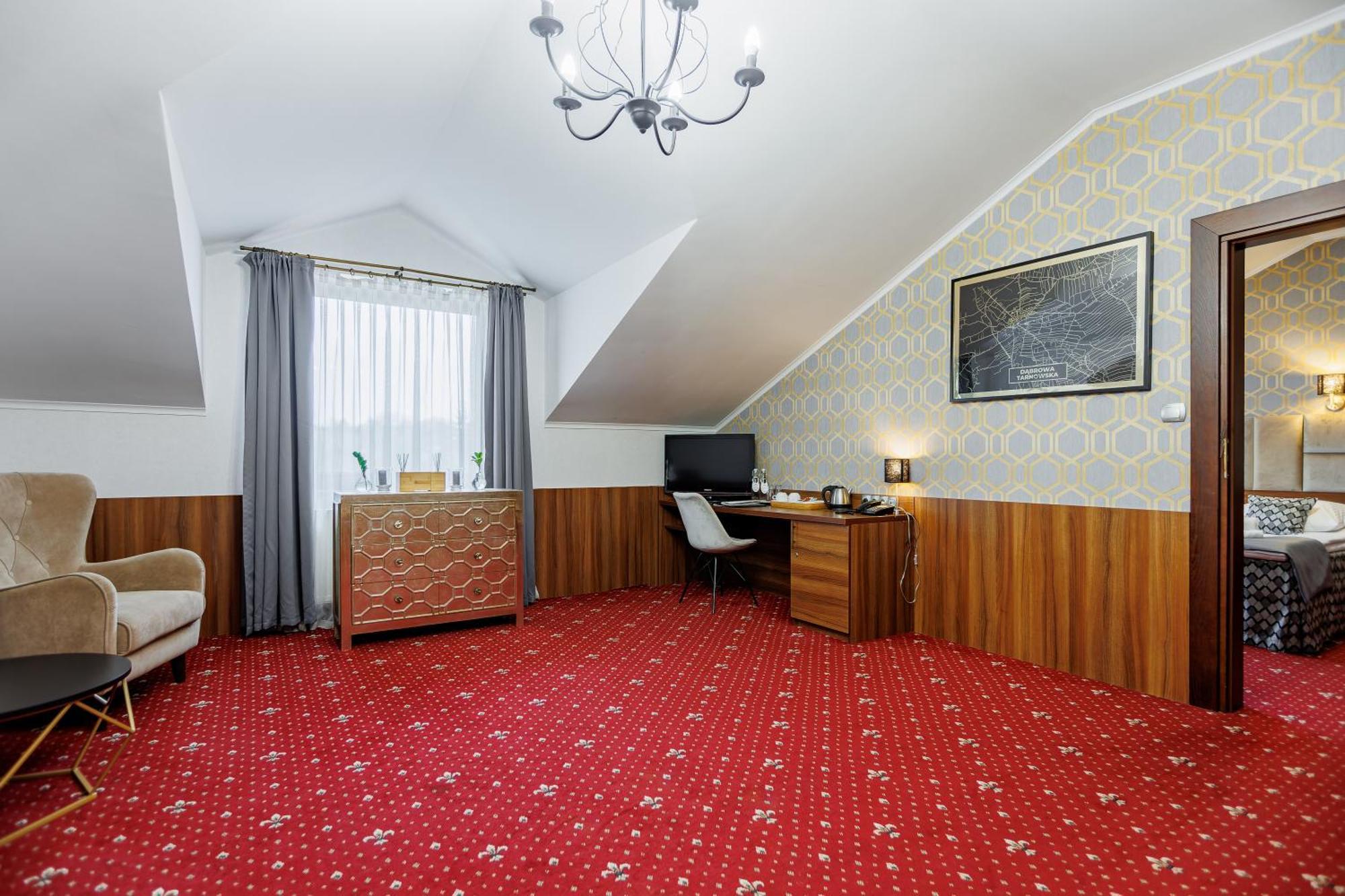 Hotel Cristal Park Dąbrowa Tarnowska Exterior foto