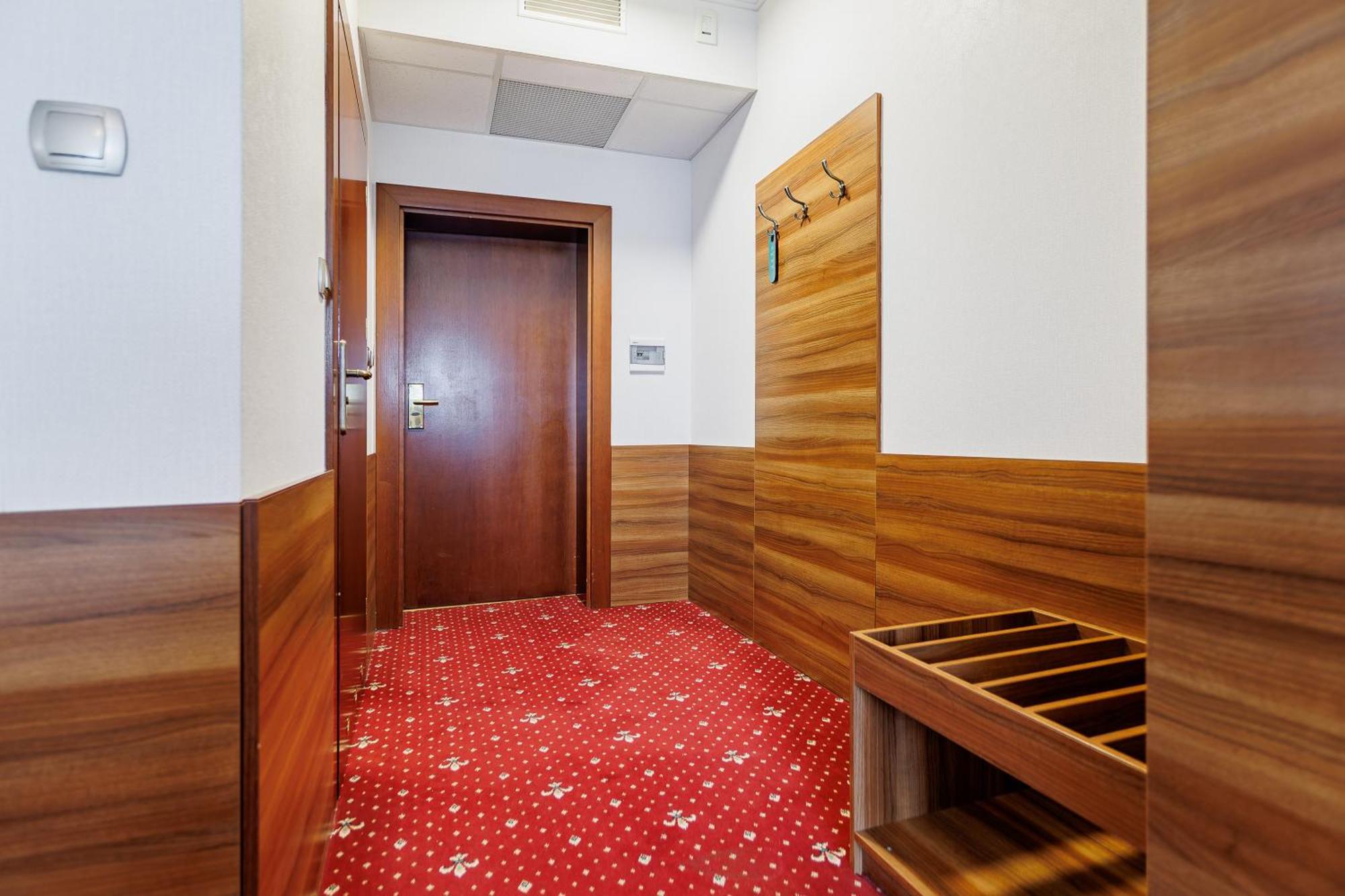 Hotel Cristal Park Dąbrowa Tarnowska Exterior foto